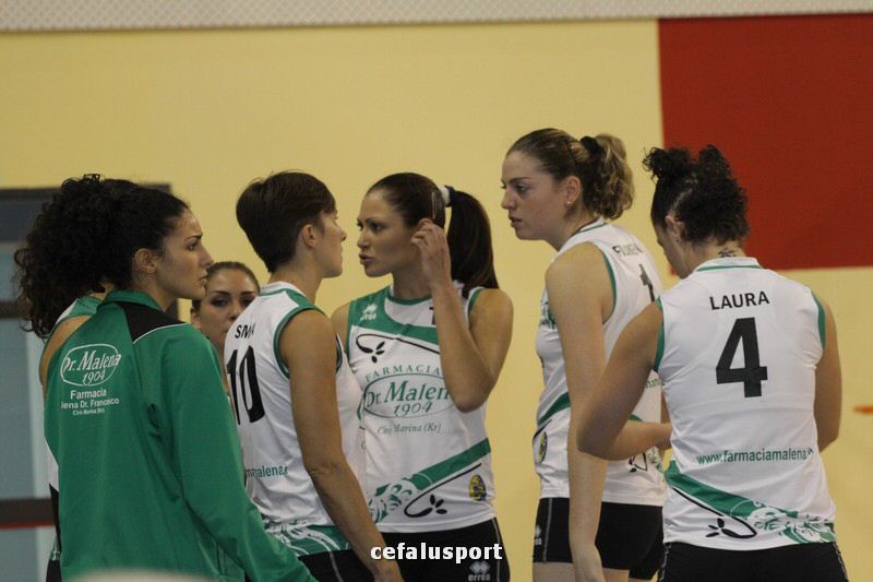 111030 volley 173_tn.jpg